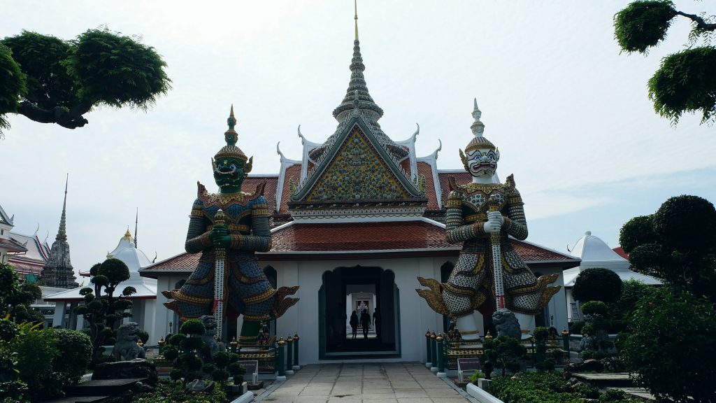 Entrance temple of dawn Bangkok