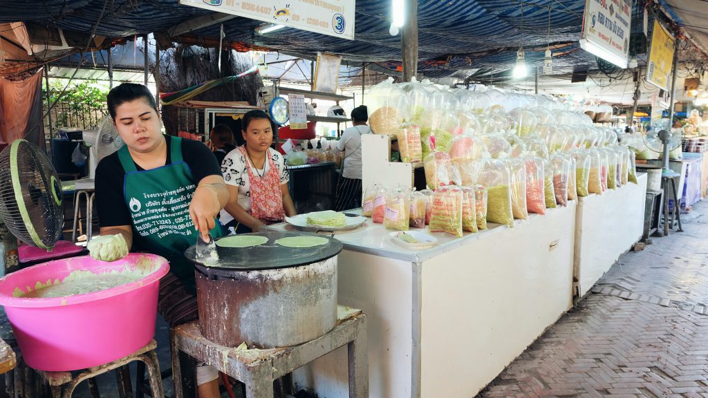 Roti sai mai stall market Ayutthata