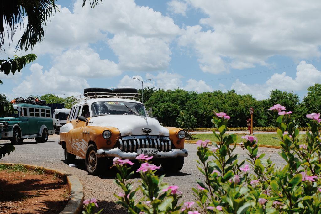 Cuban colectivo travel transport