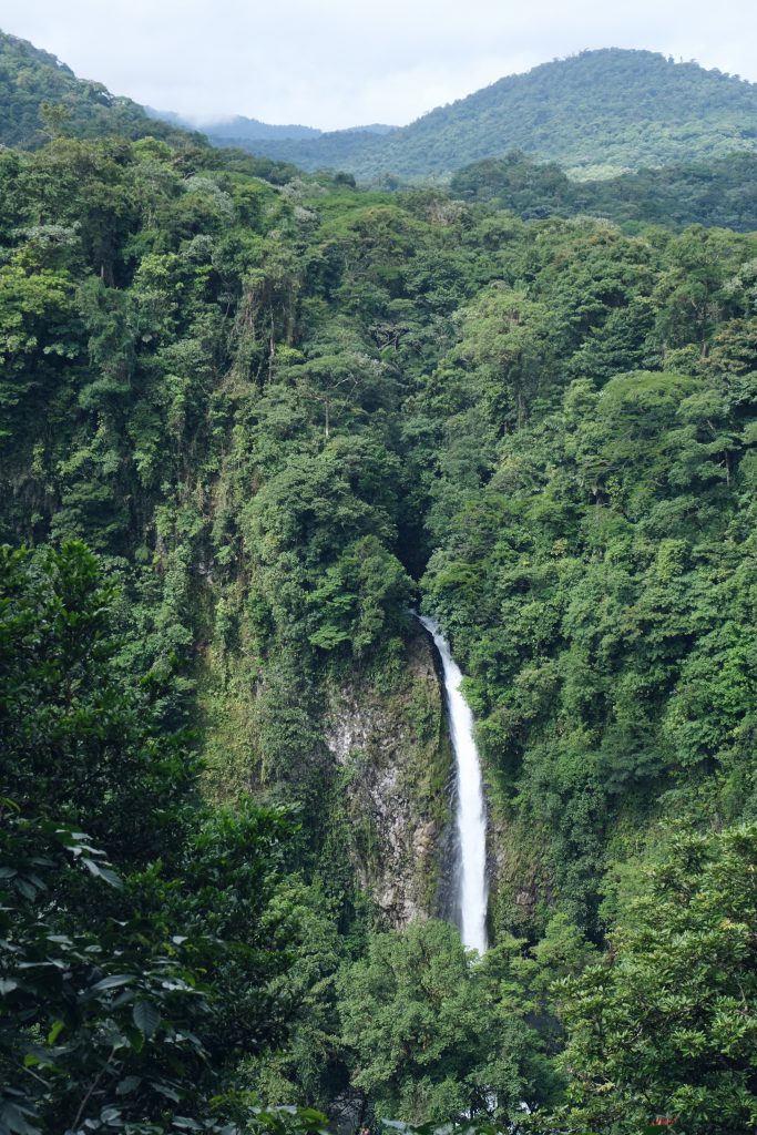 La Fortuna waterfall viewpoint