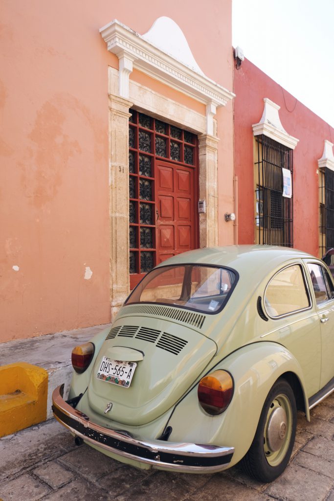 carro viejo Campeche street view Mexico