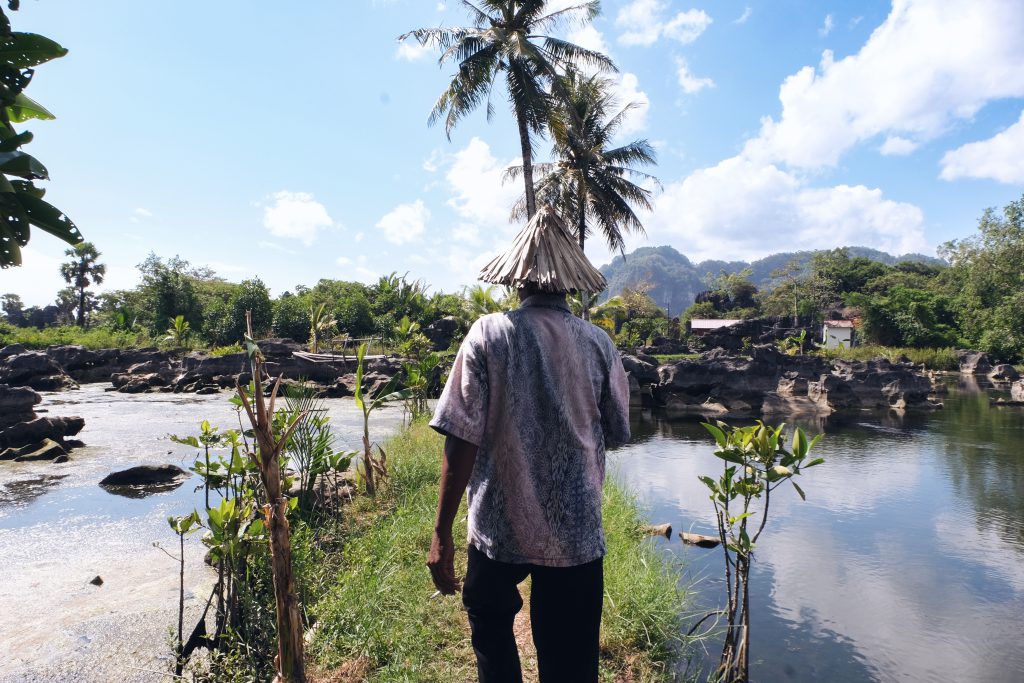 owner stone jungle Rammang Rammang