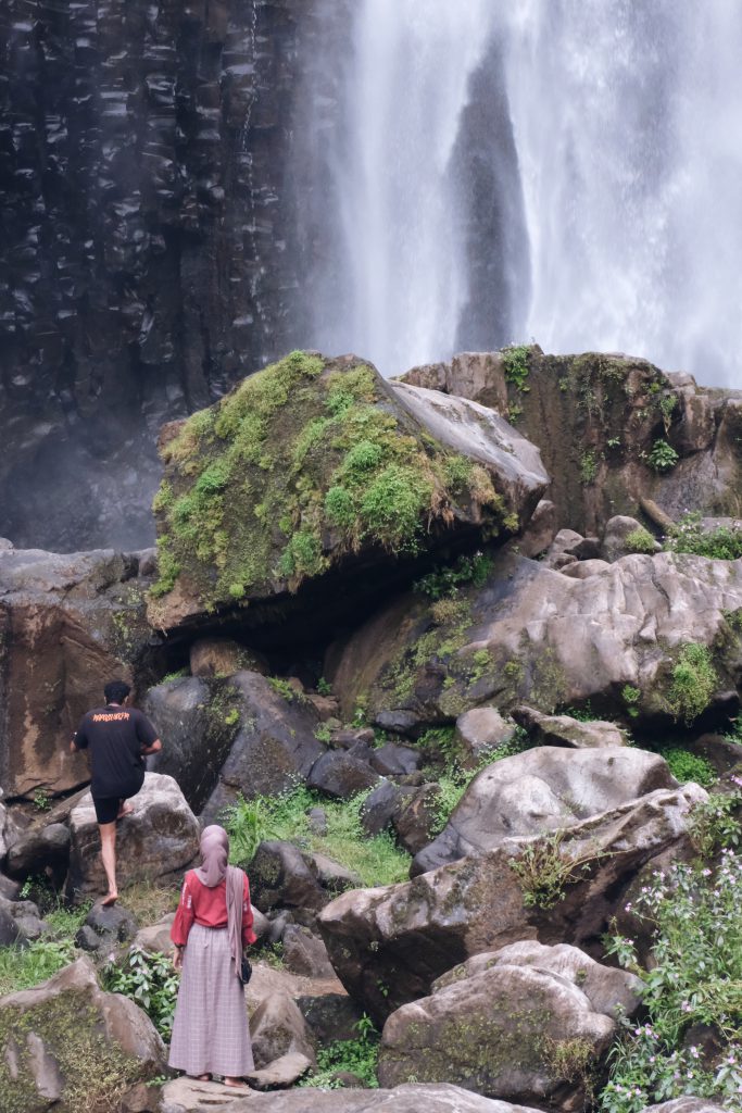 locals air terjun Takapala Malino