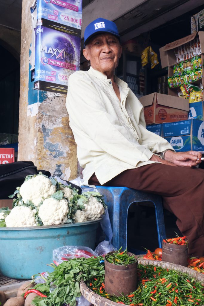 portret local man Malino market Sulawesi