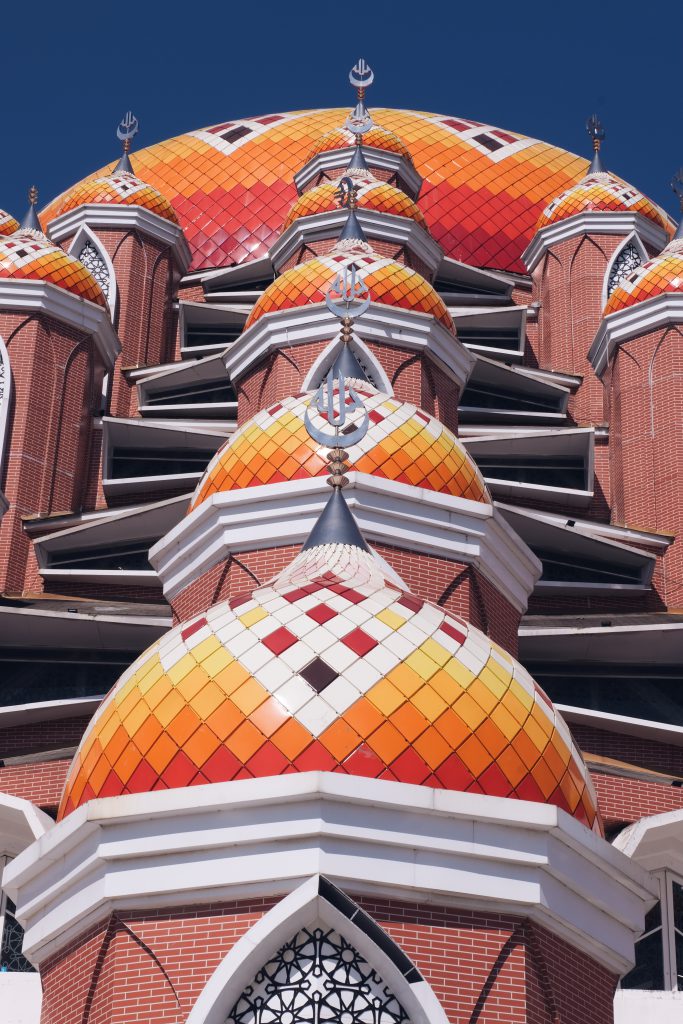 close up masjid 99 kubah Makassar