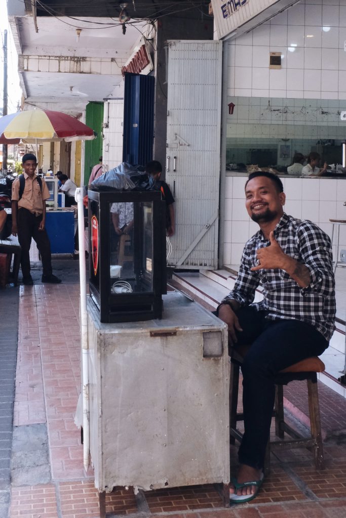 Jalan Somba street scene Makassar