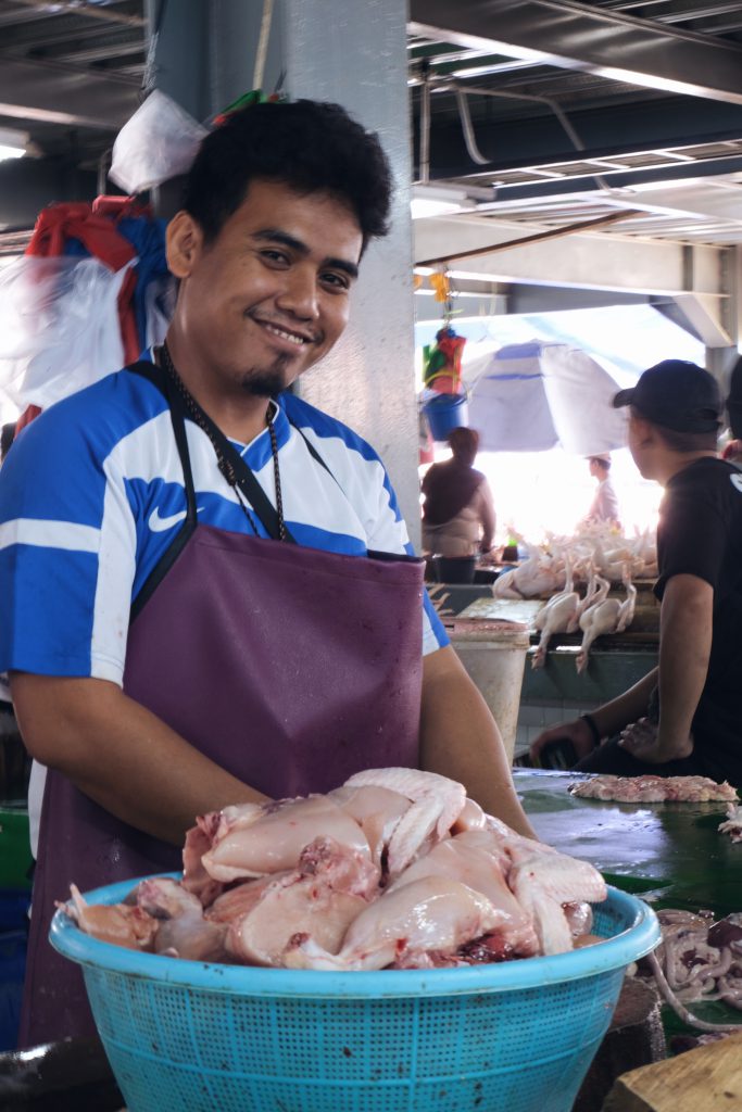 ayam pasar sentral Luwuk Sulawesi