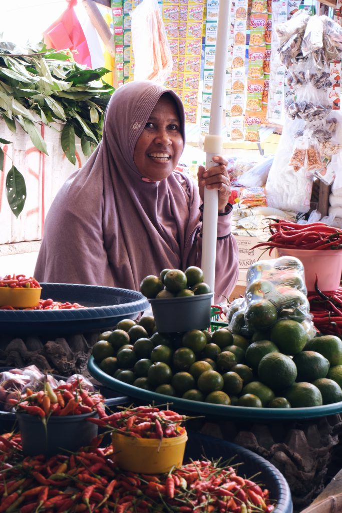 portret local market Luwuk
