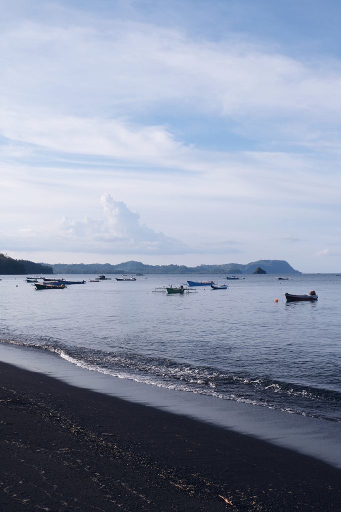 Pantai batuputih Tangkoko Sulawesi