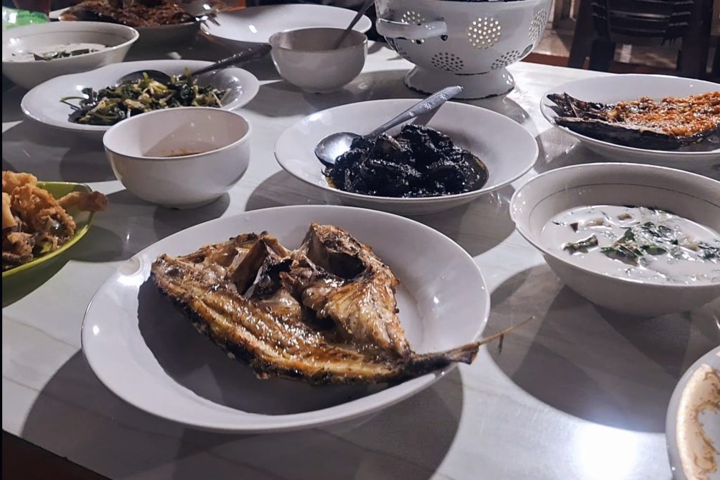 local Indonesian food Luwuk Central Sulawesi